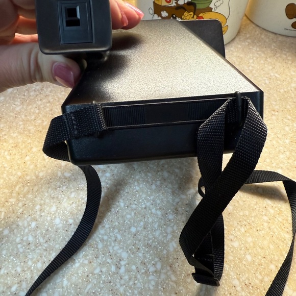 Polaroid Sun 600 LMS Camera - Black and Silver - Picture 6 of 16